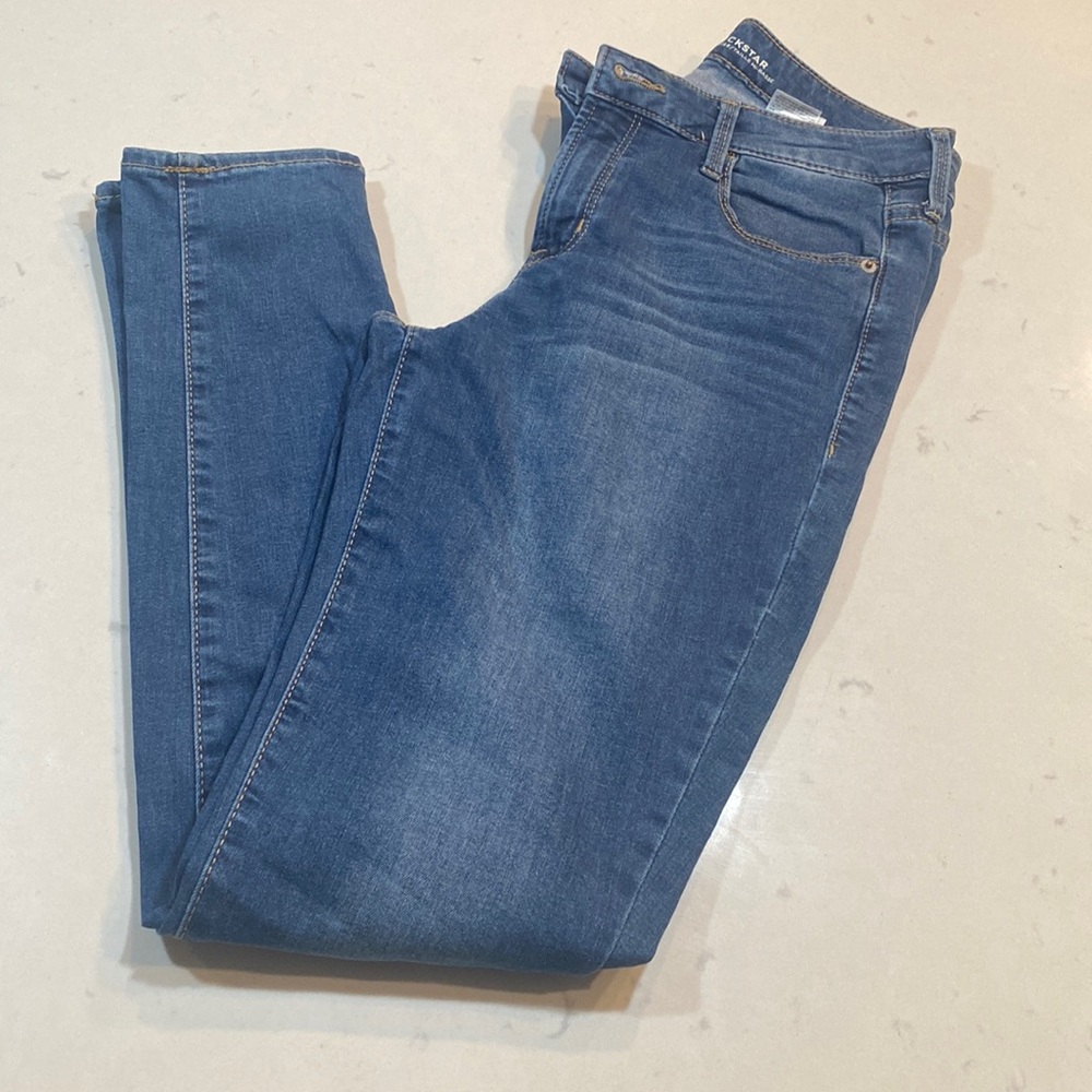 Old Navy Rock Star - Mid-Rise